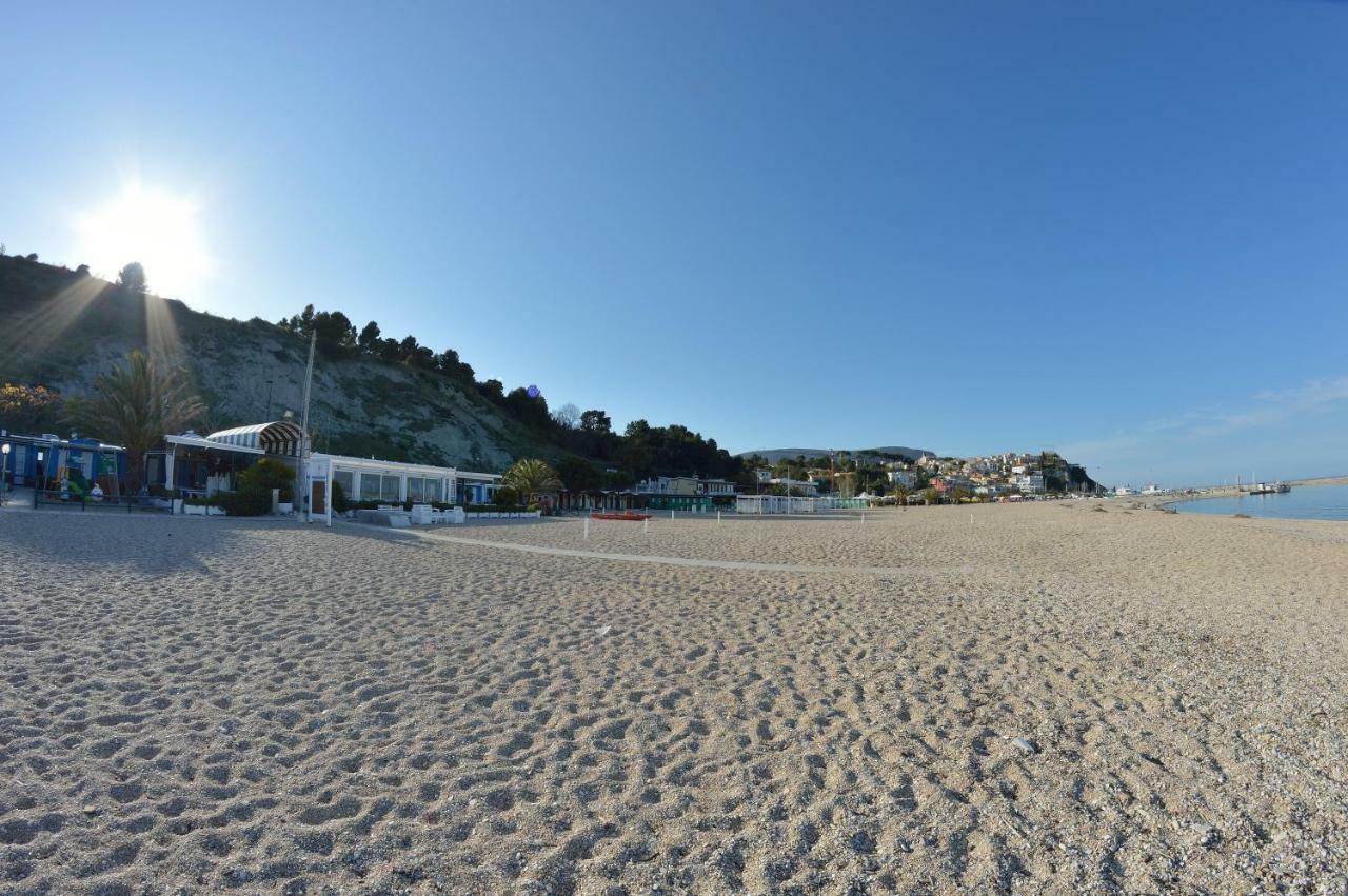 Apartamento Le Case Di Lara Sirolo Exterior foto